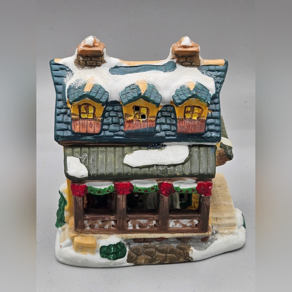 Wellington Square Collection 2004 Christmas Village Ceramic House Mini Town